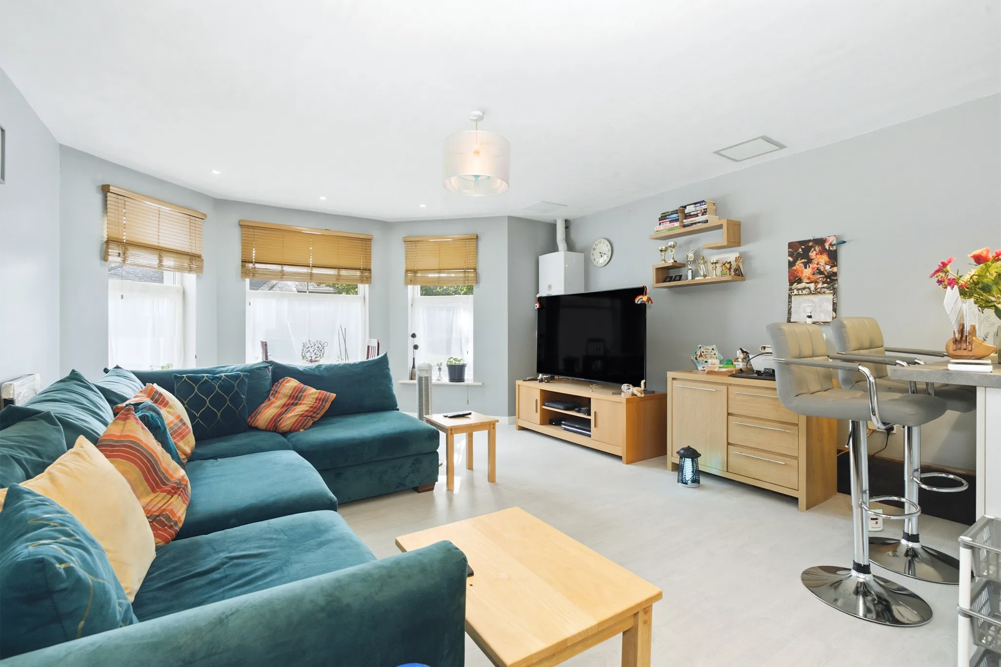 Apartment 5, Queens Pier Apartments, Queens Drive East, Ramsey. - Photo 3 of 15