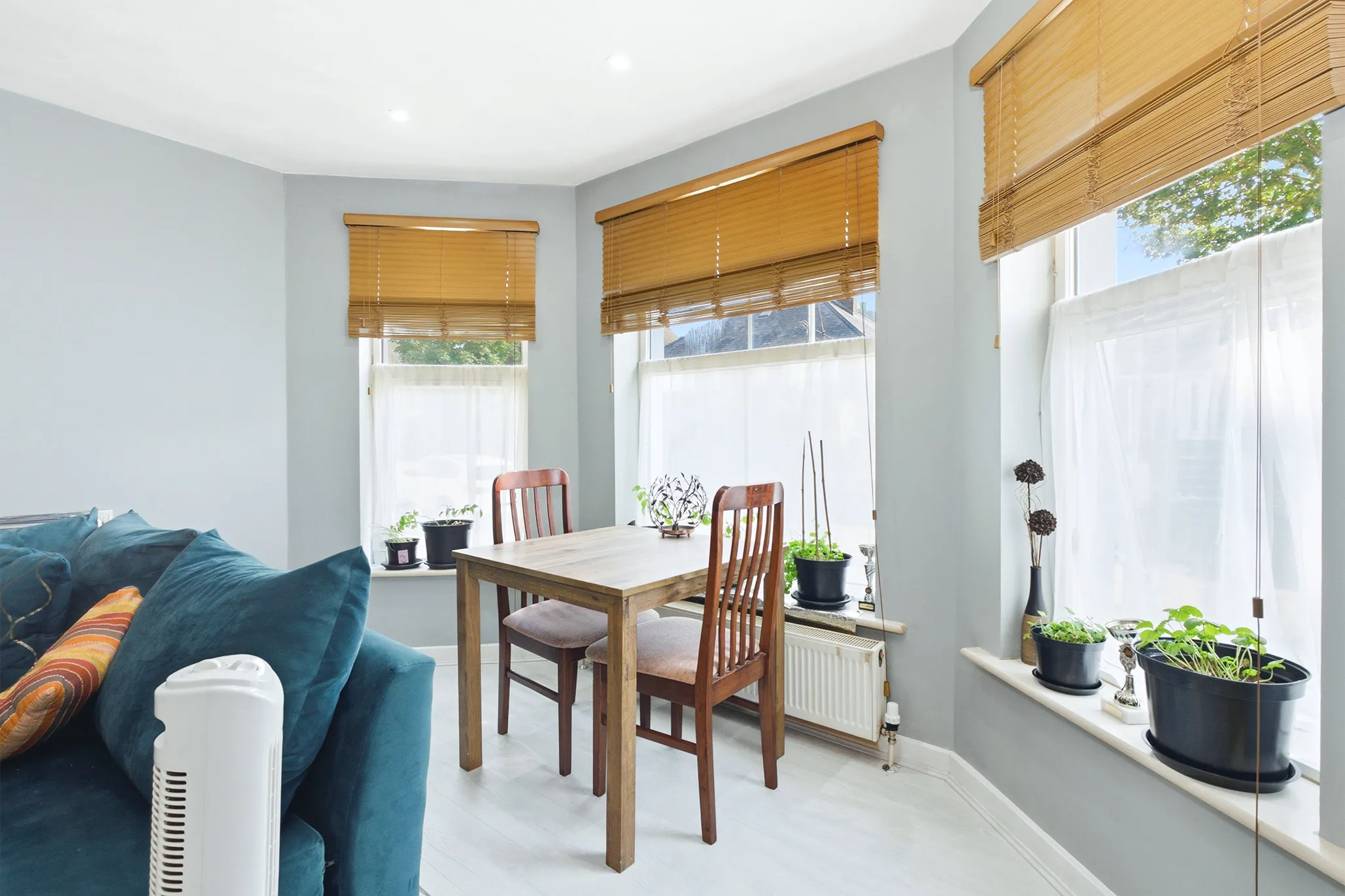 Apartment 5, Queens Pier Apartments, Queens Drive East, Ramsey. - Photo 5 of 15
