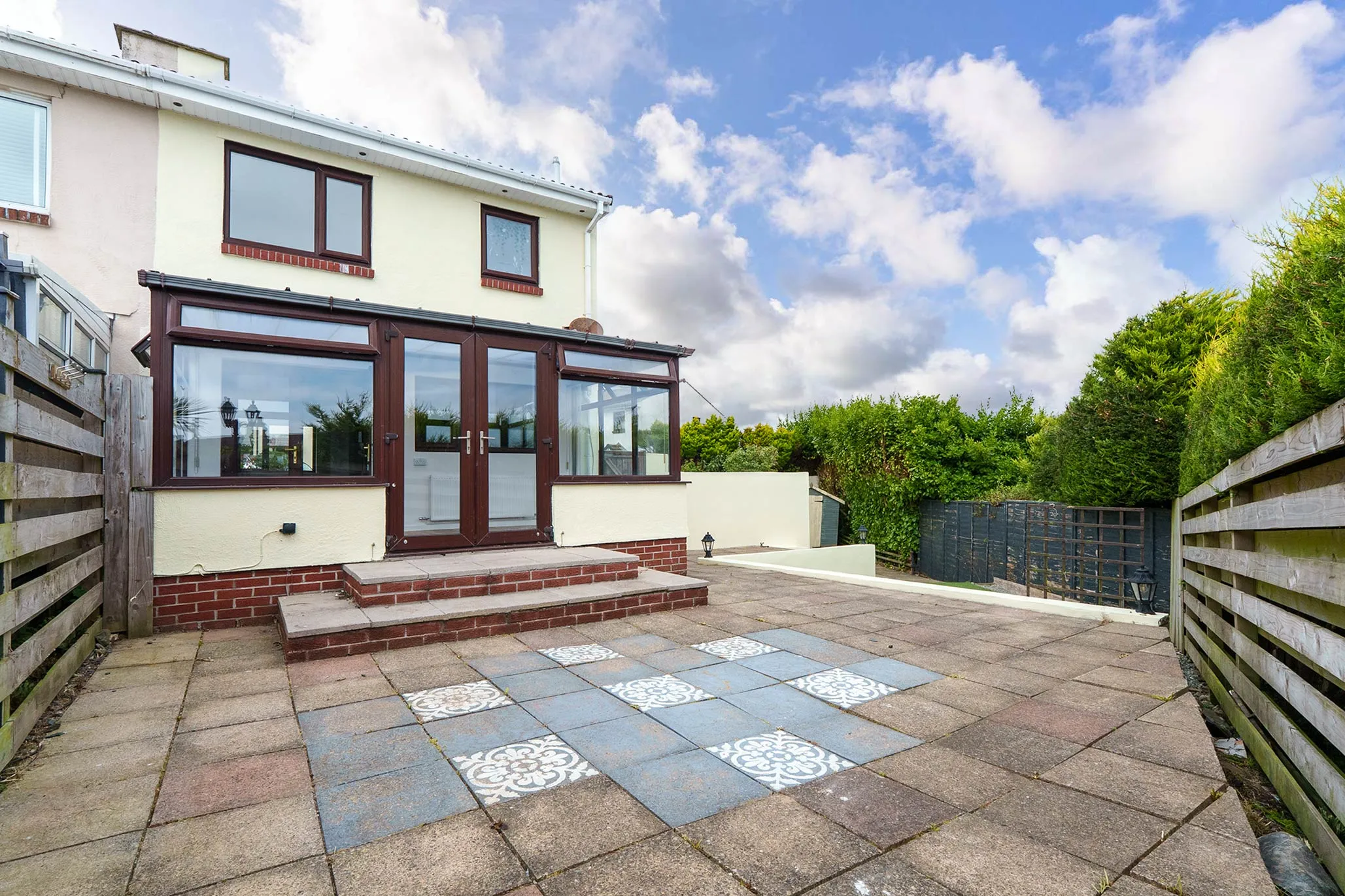 30 Close Kennish, Douglas. - Photo 2 of 21