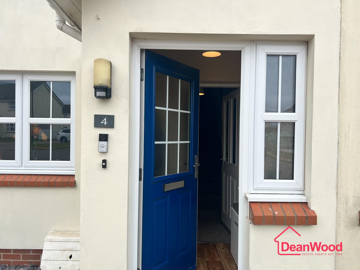 4 Mcleods Field, Peel, Isle Of Man. - Photo 2 of 24