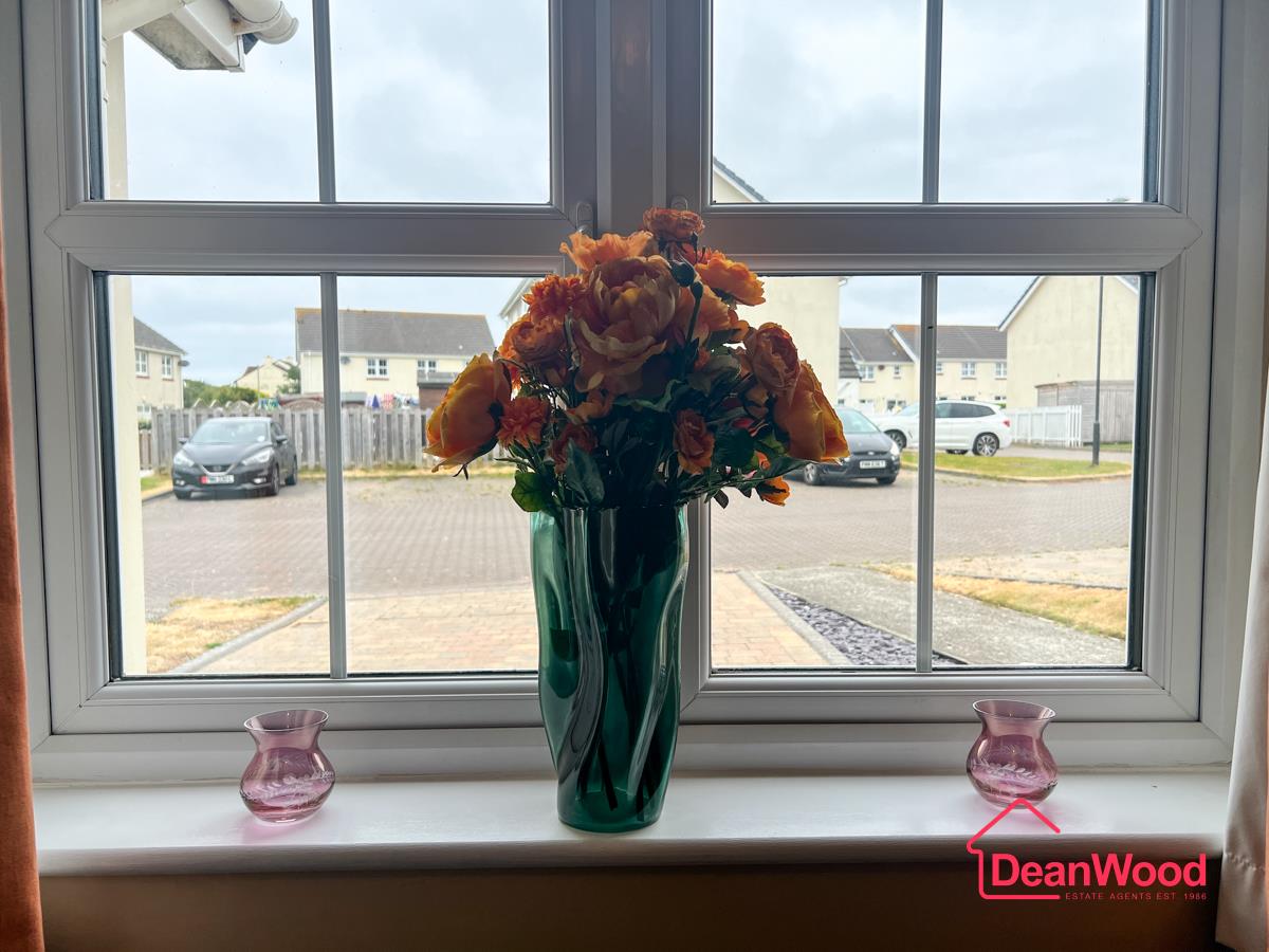 4 Mcleods Field, Peel, Isle Of Man. - Photo 5 of 24