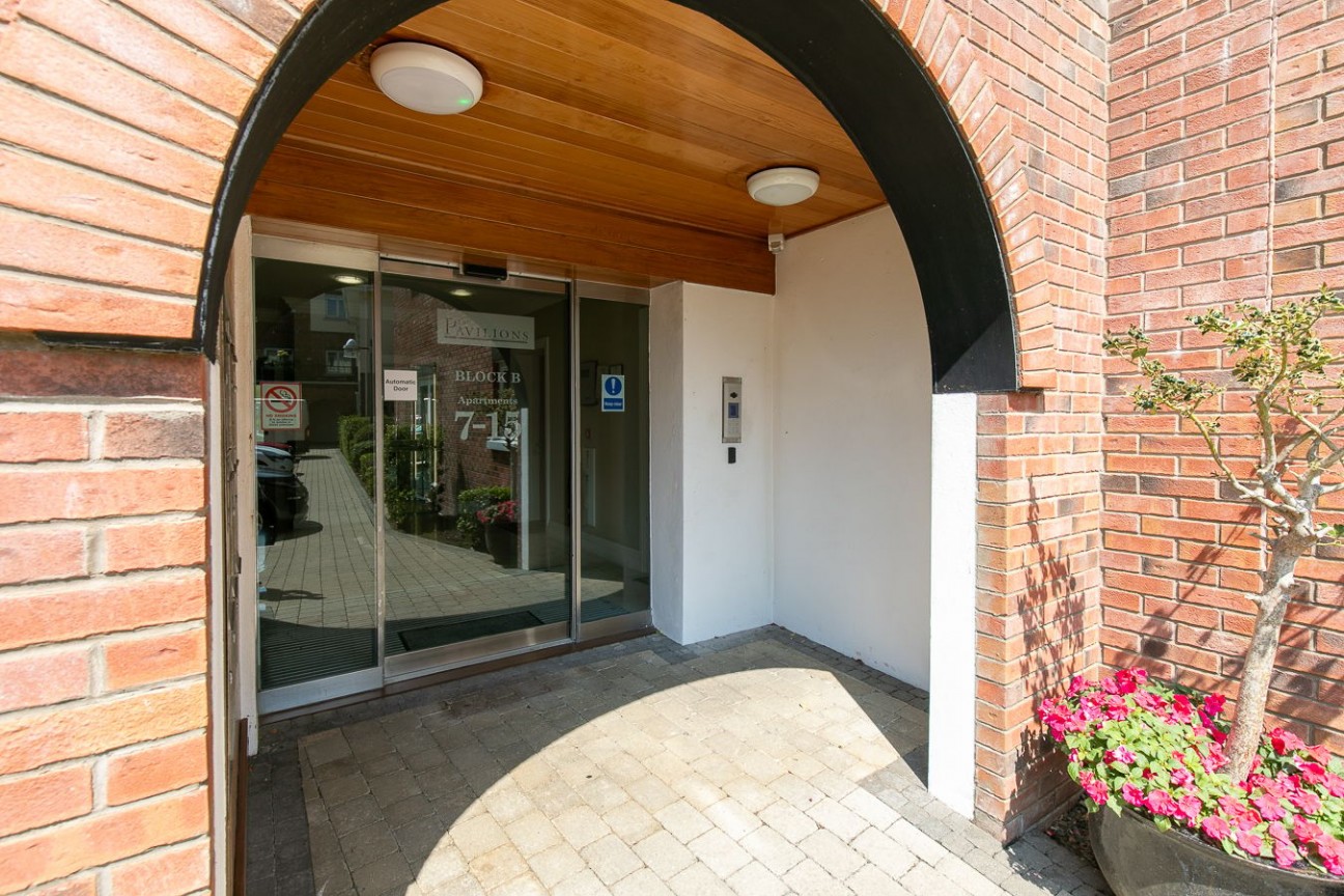 Apartment 14, The Pavillions, Fairway Drive, Ramsey, Isle of Man, IM8 2BA. - Photo 3 of 18