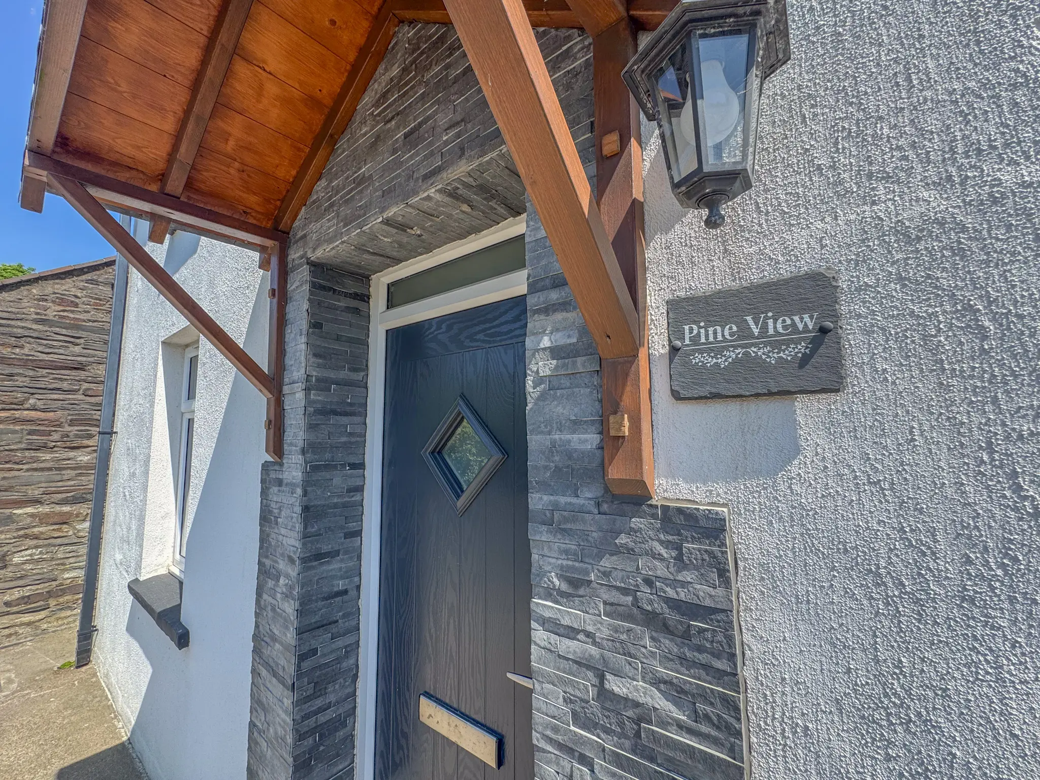 Pine View, The Hope, St Johns. - Photo 2 of 22