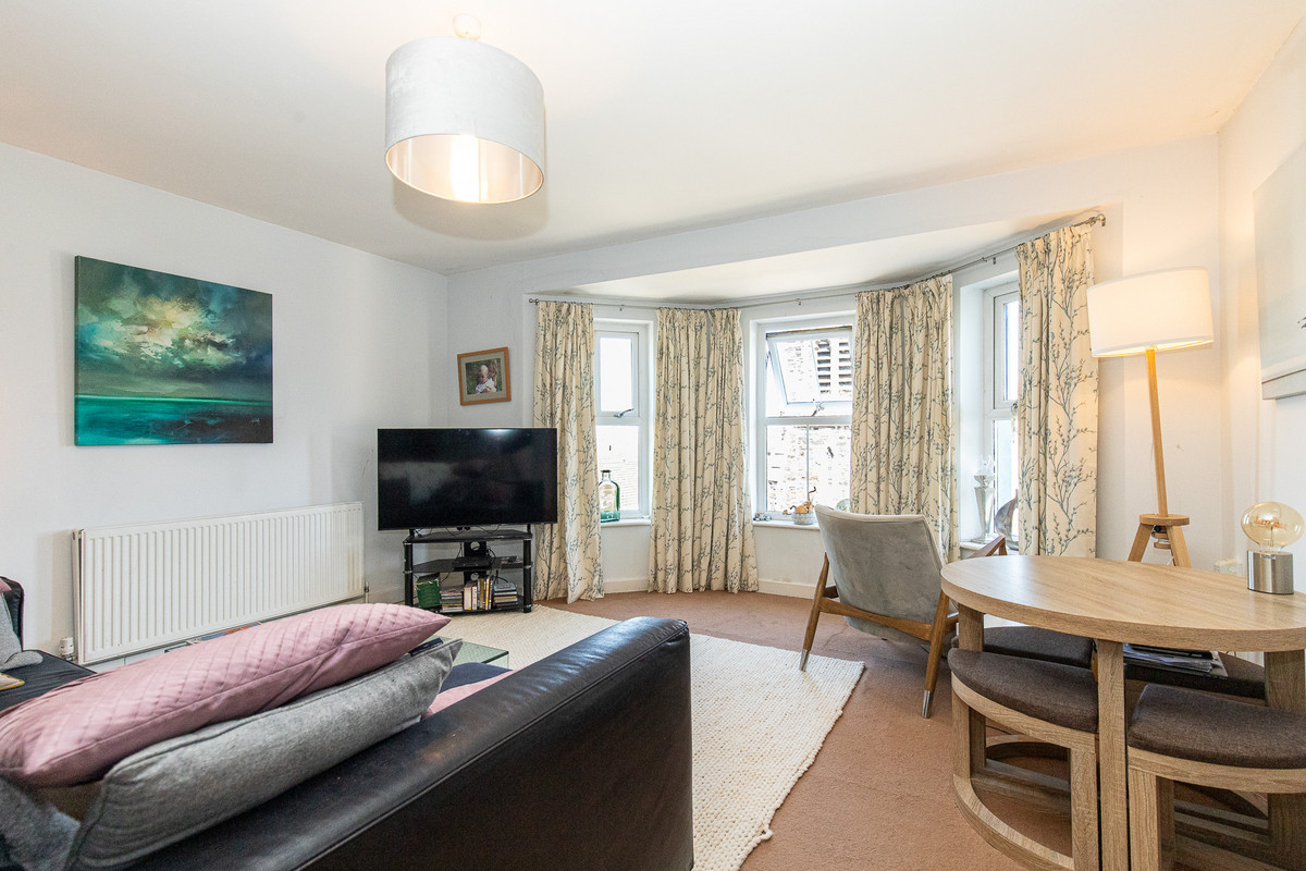 Waterloo Road, Isle Of Man, IM8 1, Ramsey. - Photo 3 of 28
