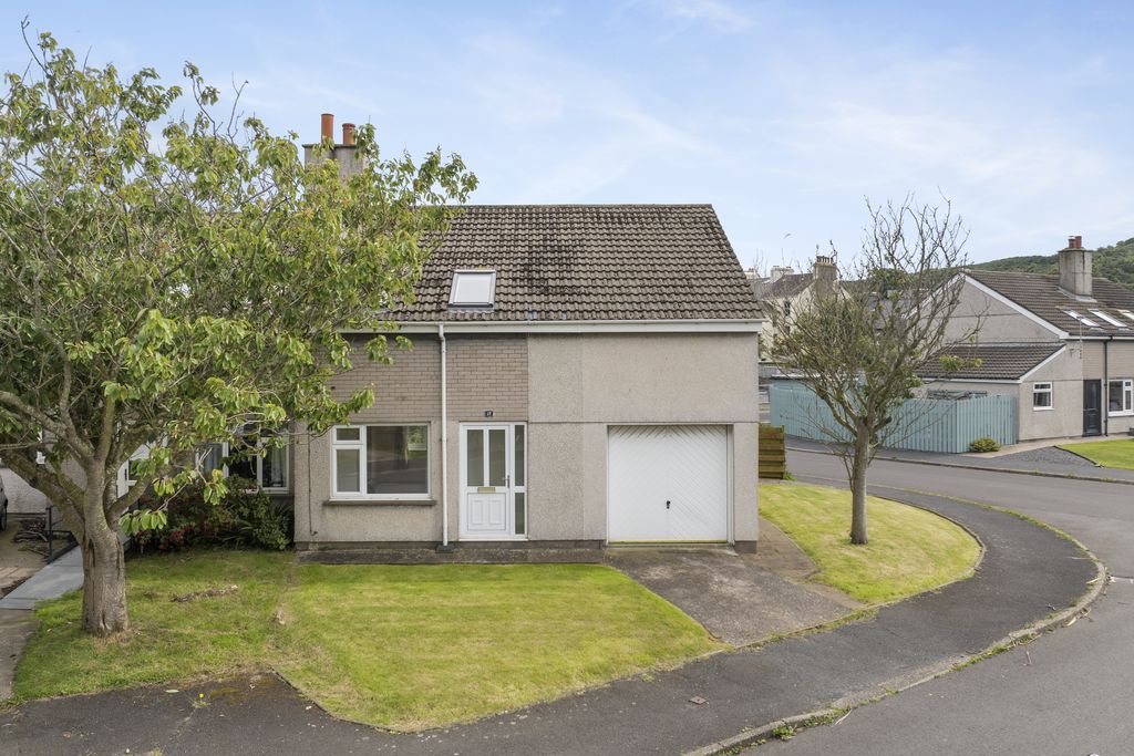 17 Creggan Mooar, Port St Mary IM9 5BB. - Photo 1 of 20