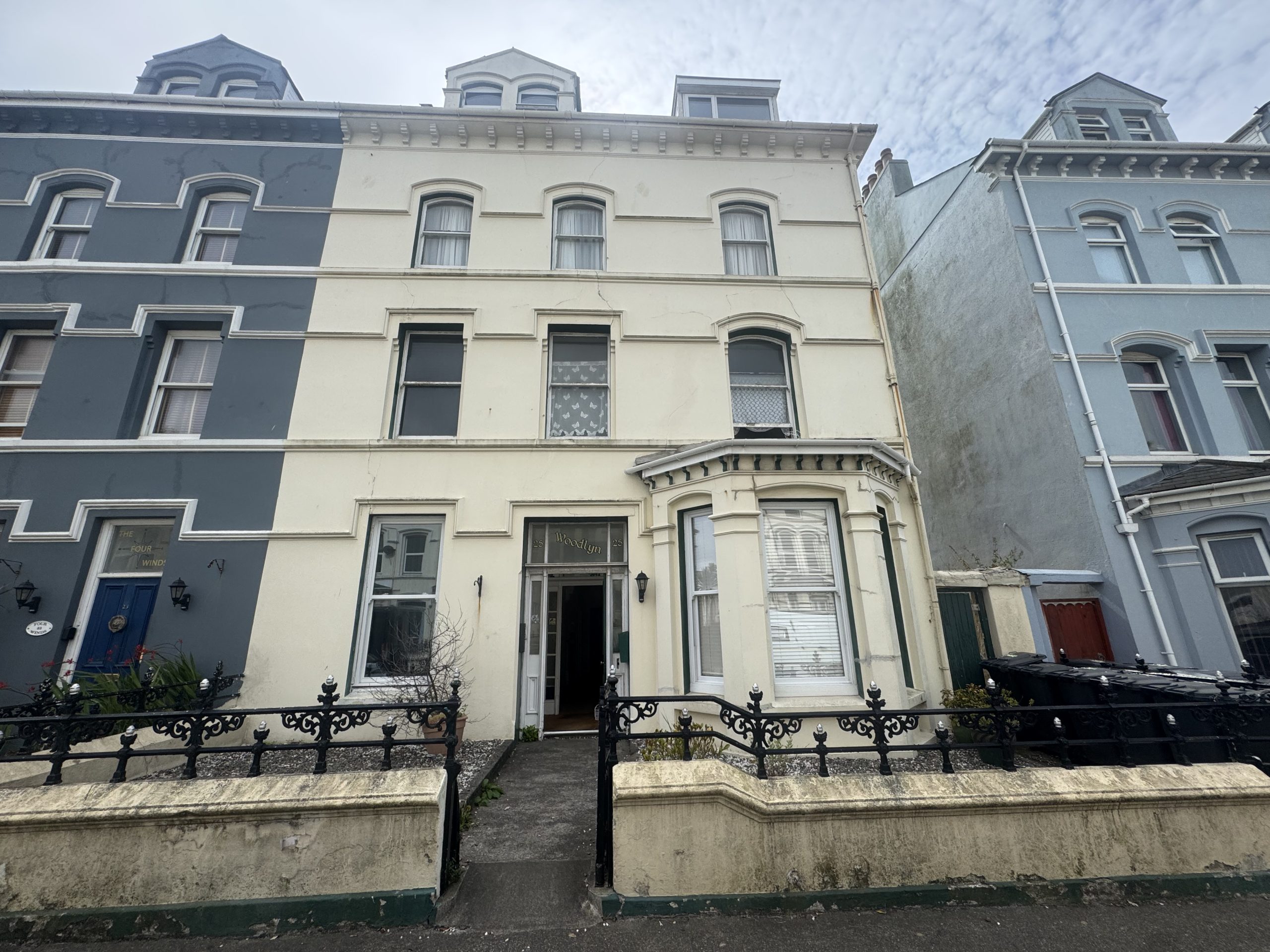 Flat 4, 25 Demesne Road, Douglas, Isle of Man, IM1 3DZ. - Photo 1 of 10