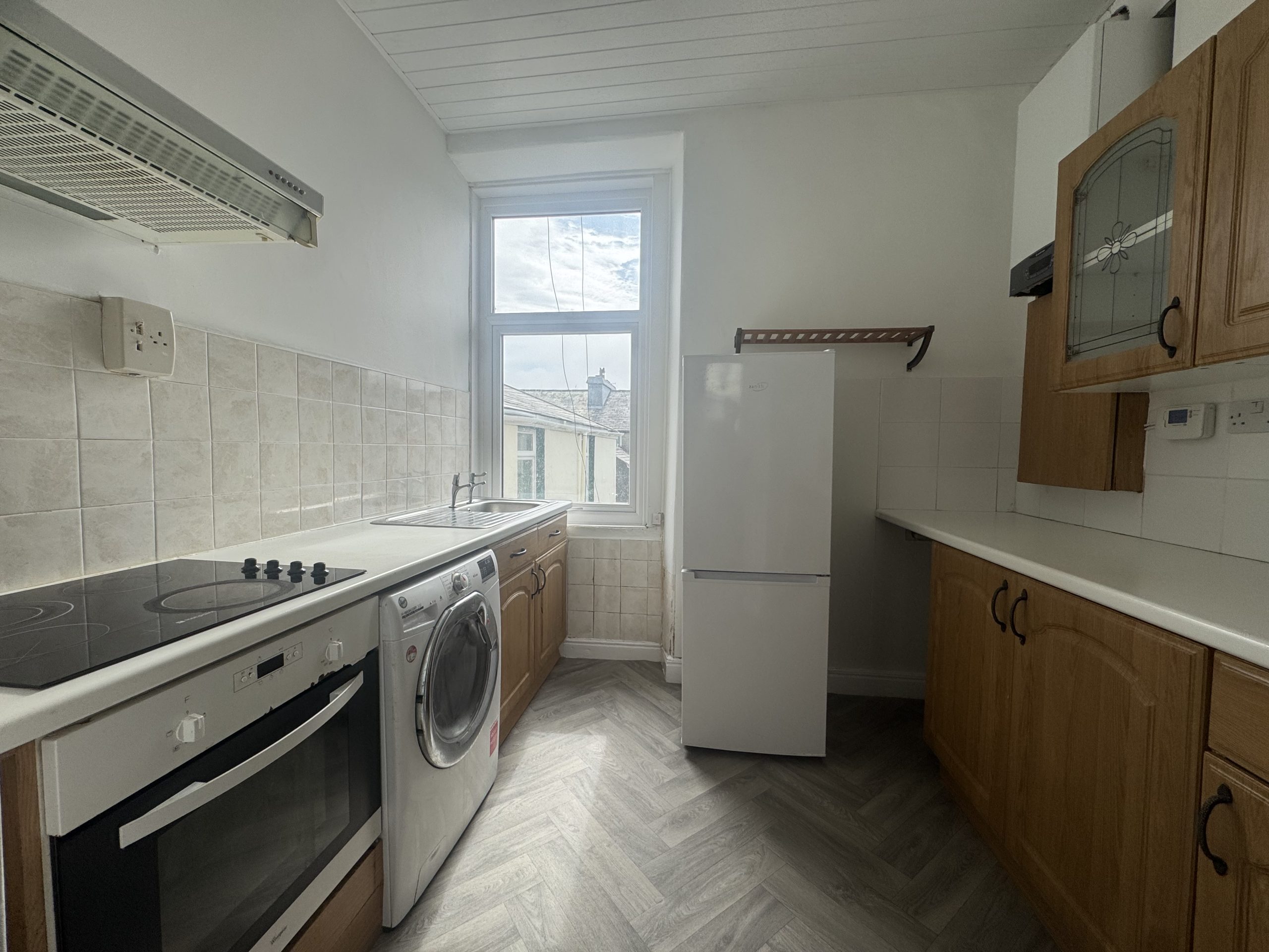 Flat 4, 25 Demesne Road, Douglas, Isle of Man, IM1 3DZ. - Photo 4 of 10