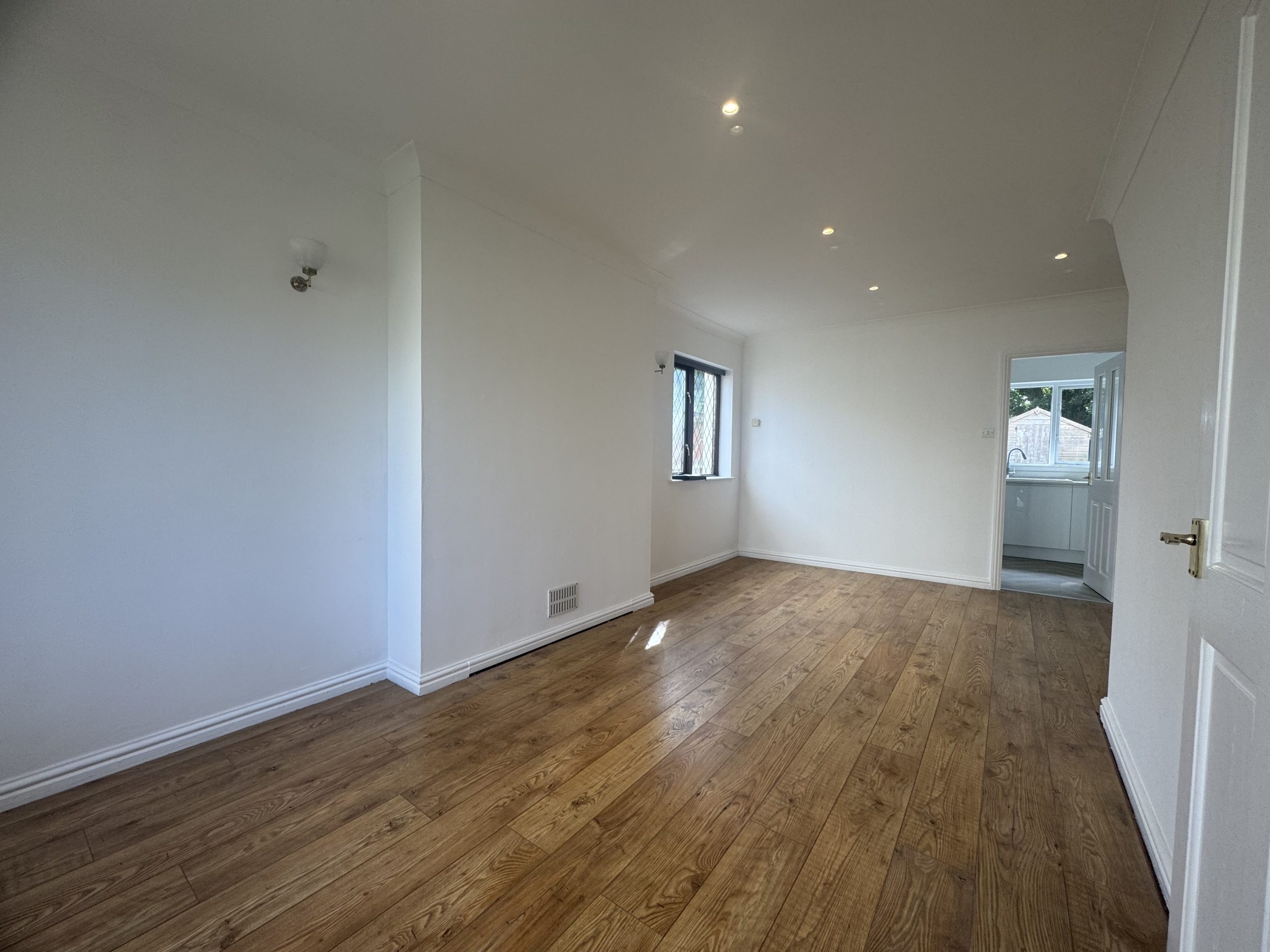 Stanley Mews, Douglas, Isle of Man, IM2 7AE. - Photo 3 of 11