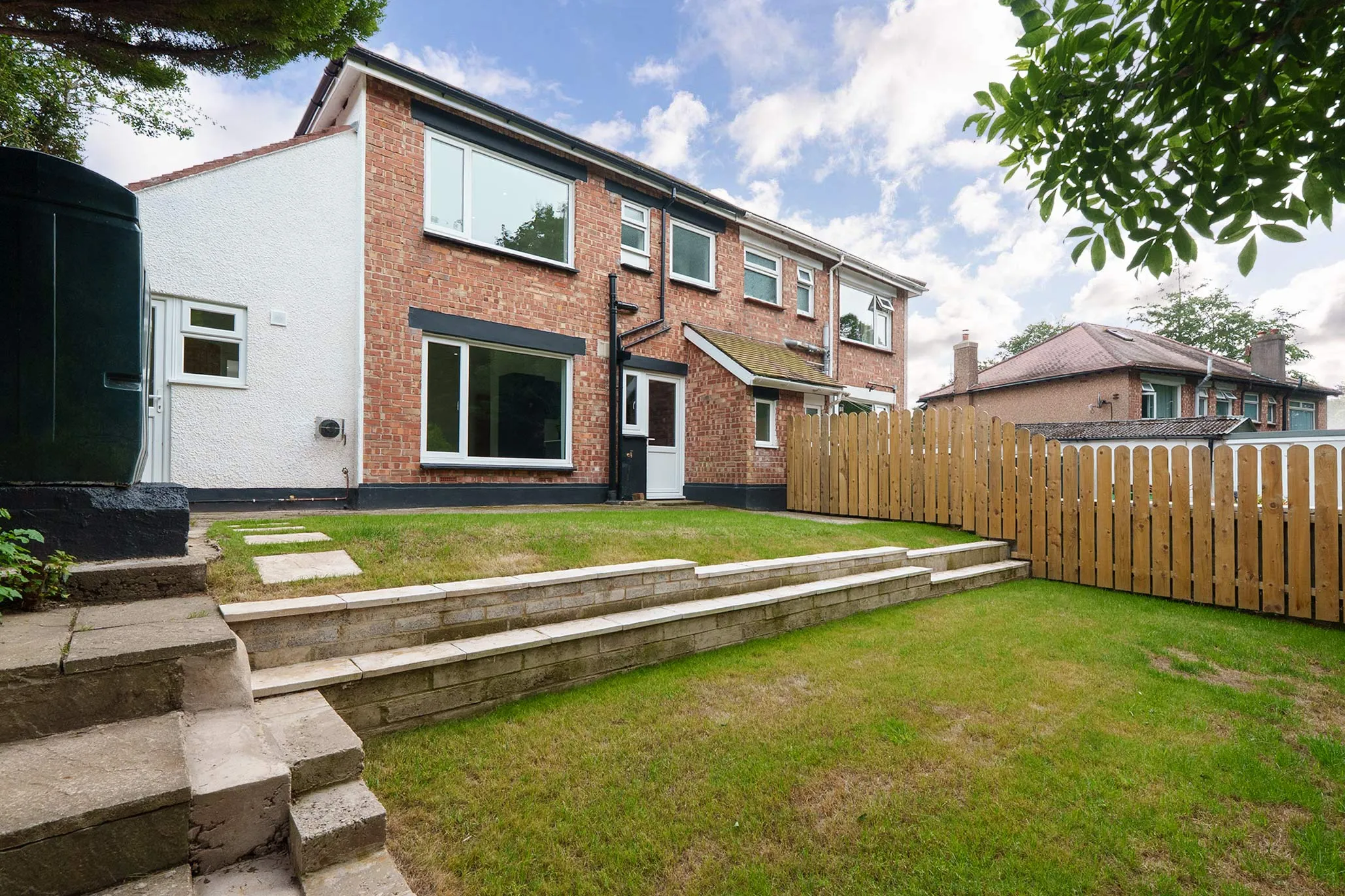 23 The Crescent, Douglas. - Photo 2 of 26