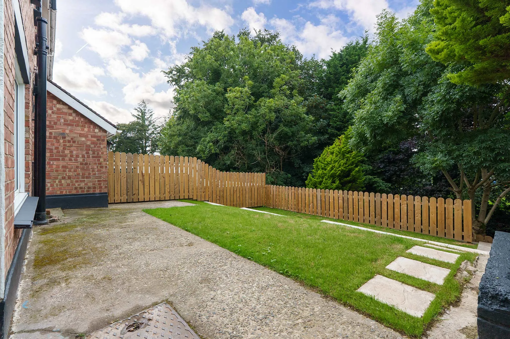 23 The Crescent, Douglas. - Photo 3 of 26