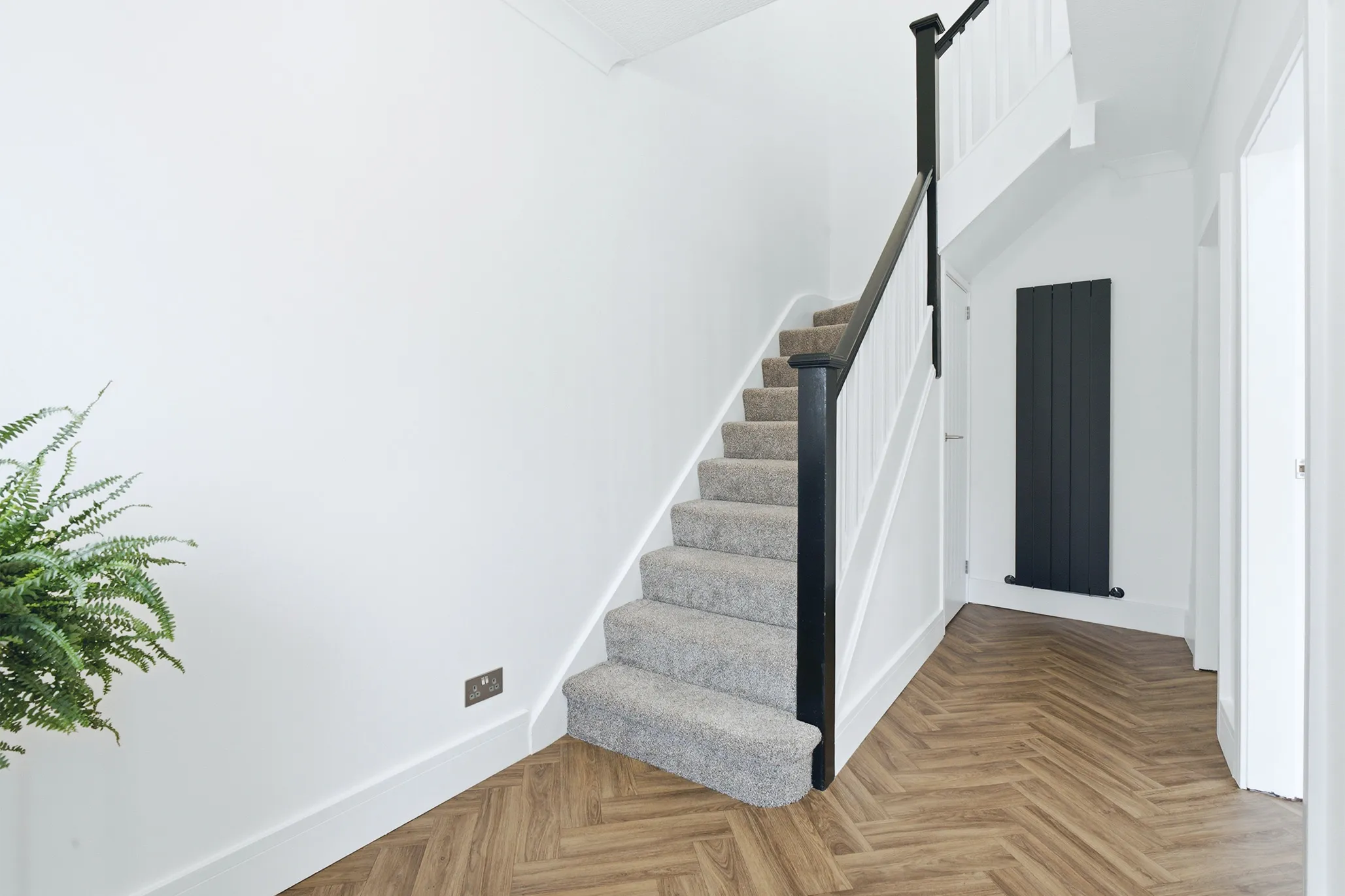 23 The Crescent, Douglas. - Photo 4 of 26