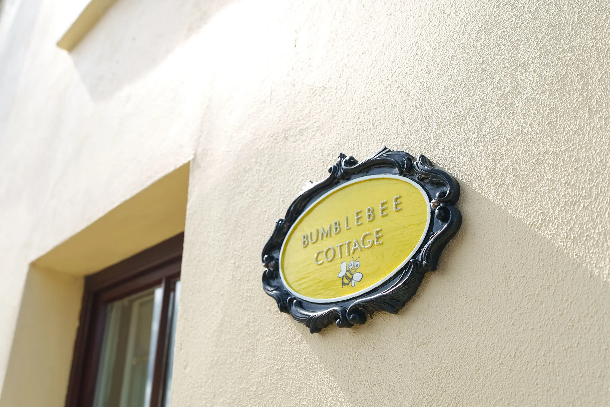 Bumblebee Cottage, 3 Mona Street, Ramsey. - Photo 2 of 15