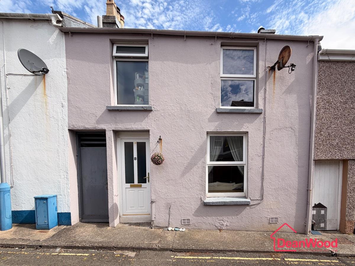 8 Peveril Terrace, Douglas.