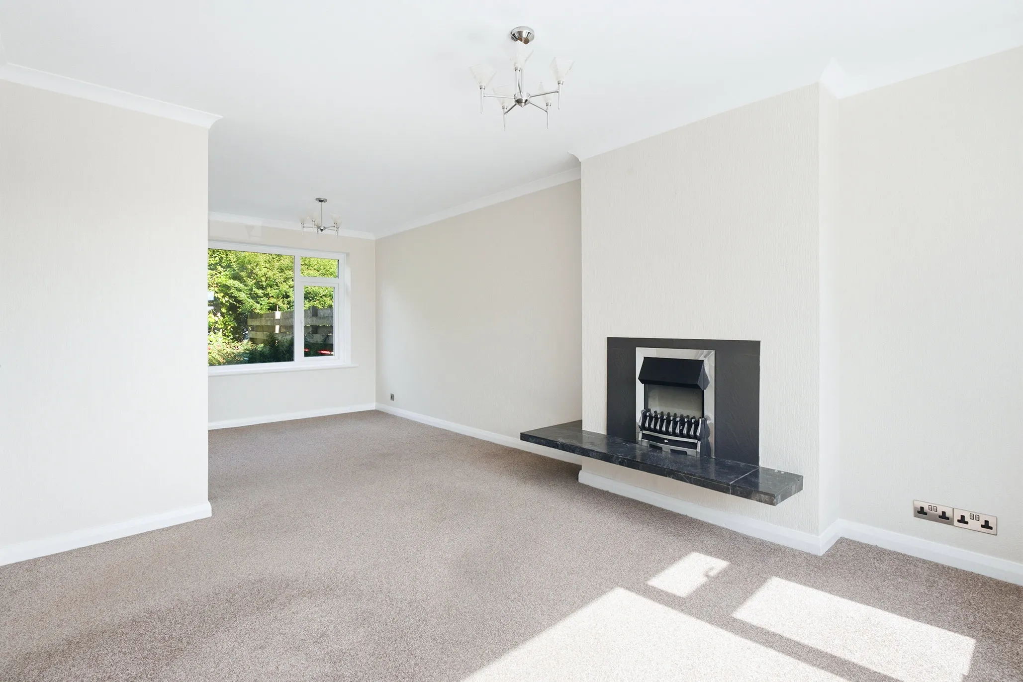 8 Birchleigh Close, Onchan. - Photo 3 of 24