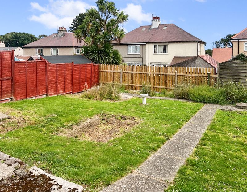 6 Seaview Road, Onchan IM3 4AH. - Photo 2 of 19