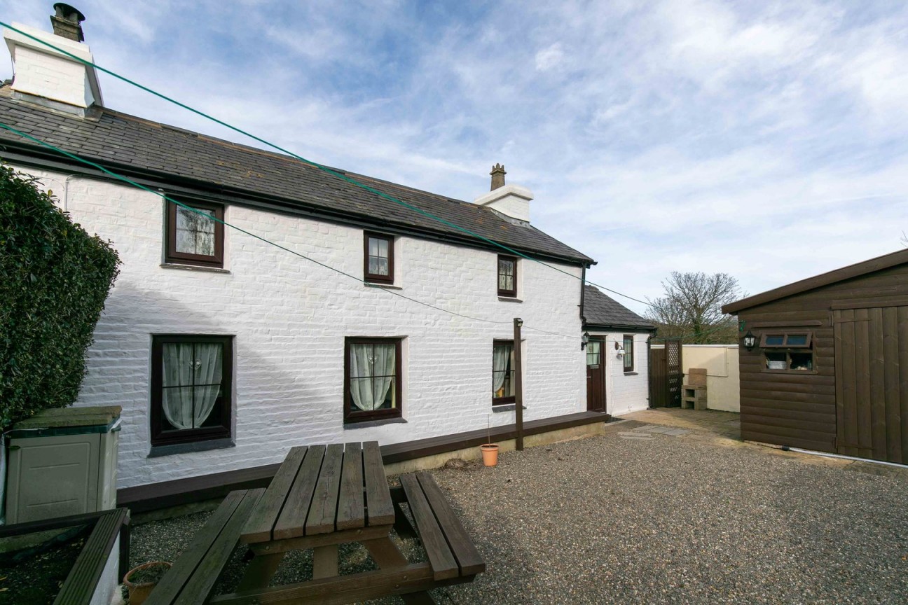 Bluebell Cottage, Ramsey, IM7 4AF. - Photo 2 of 18