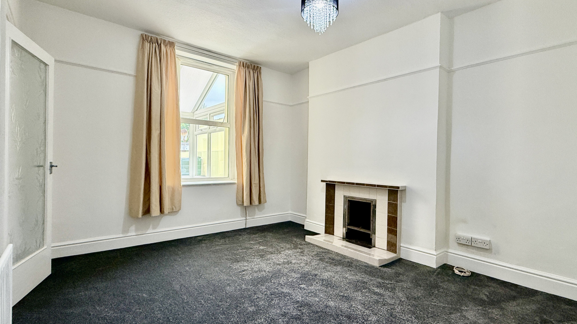 5 Hanley Villas, Ramsey, IM8 3DG. - Photo 4 of 18