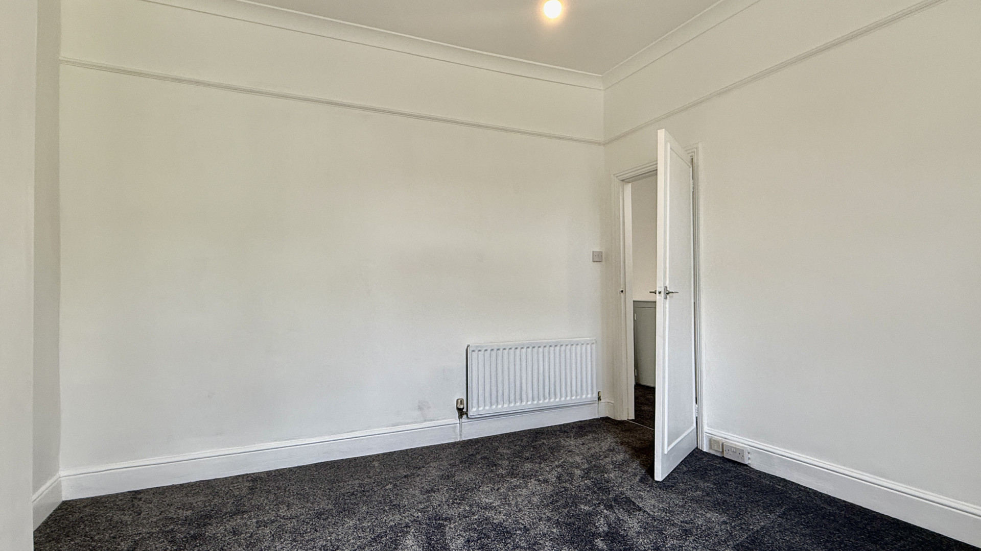 5 Hanley Villas, Ramsey, IM8 3DG. - Photo 5 of 18