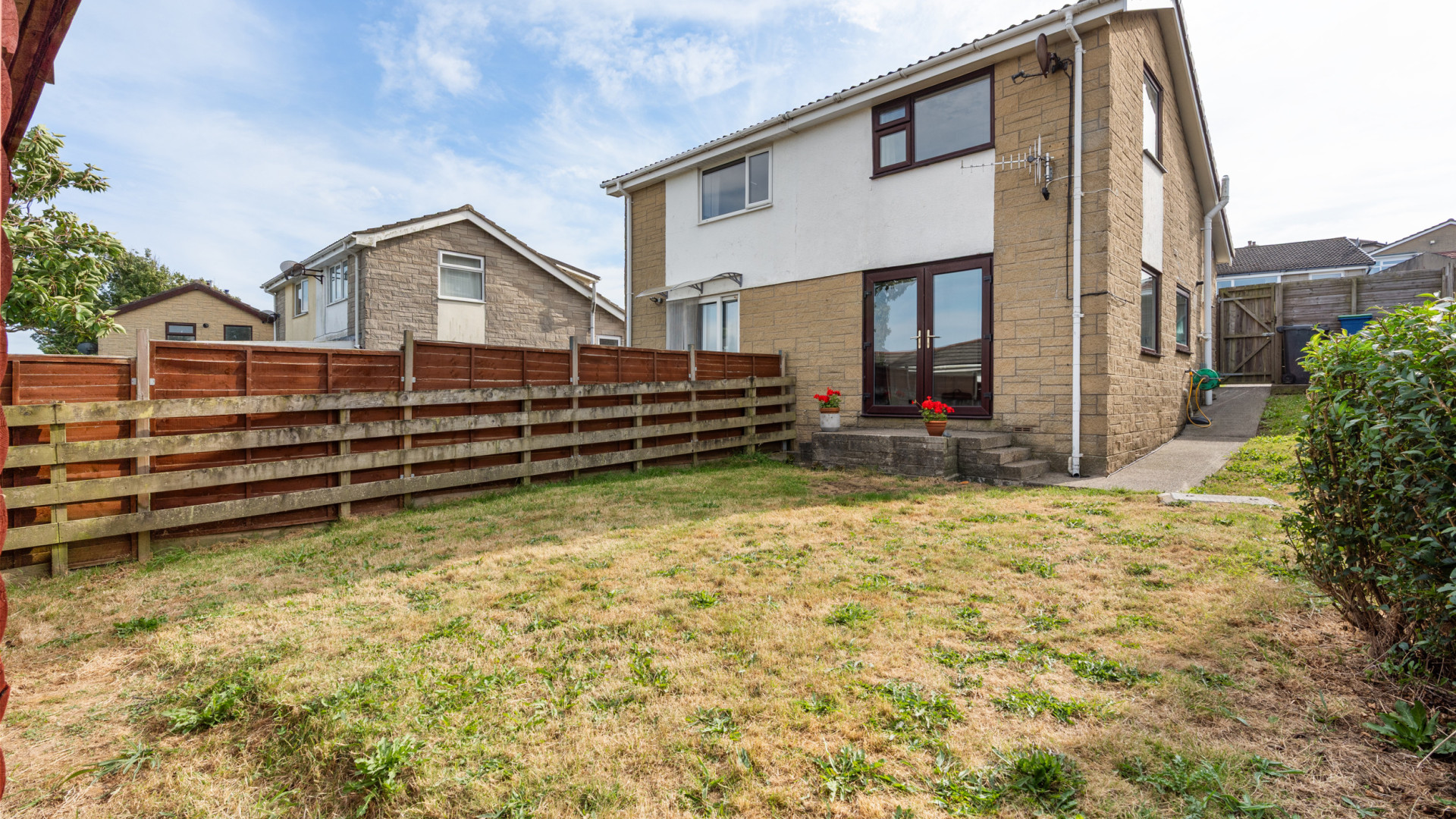 115 Ballaquark, Douglas, IM2 2EU. - Photo 1 of 18
