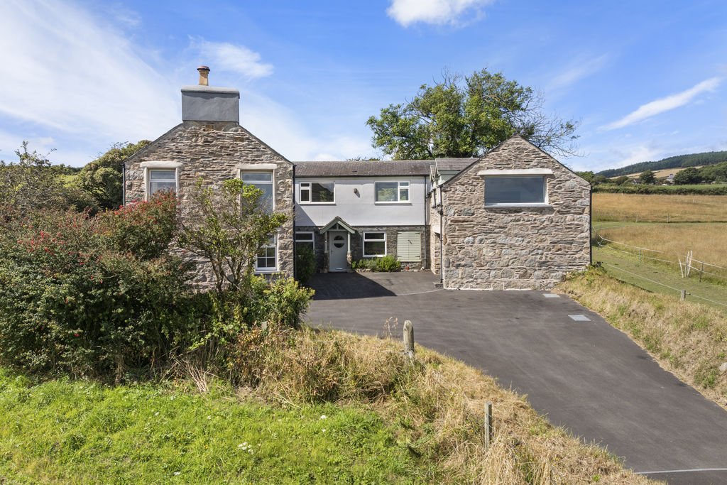 Ballacomish Beg, Ronague Road, Ballabeg IM9 4HF.