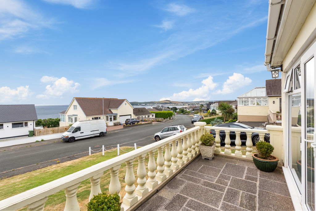 Cranford, 11a Howe Road, Onchan IM3 2BB. - Photo 2 of 41
