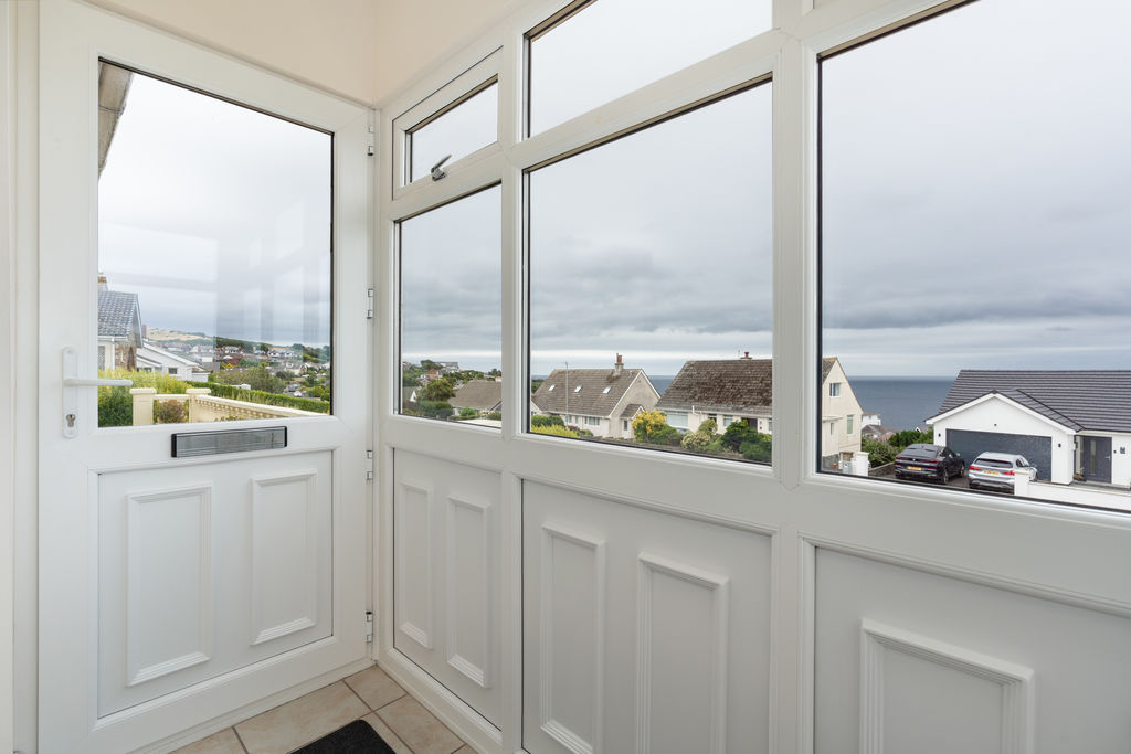 Cranford, 11a Howe Road, Onchan IM3 2BB. - Photo 4 of 41