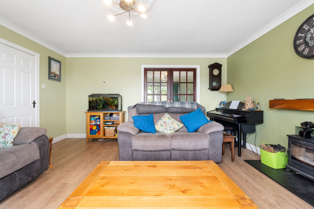 26 Meadow Crescent, Douglas IM2 1NJ. - Photo 5 of 26