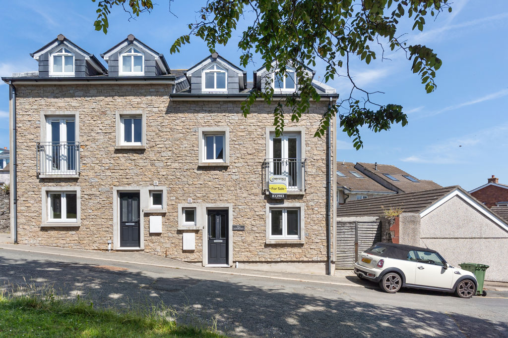 2 Loch Road, Port St Mary IM9 5EB. - Photo 1 of 27