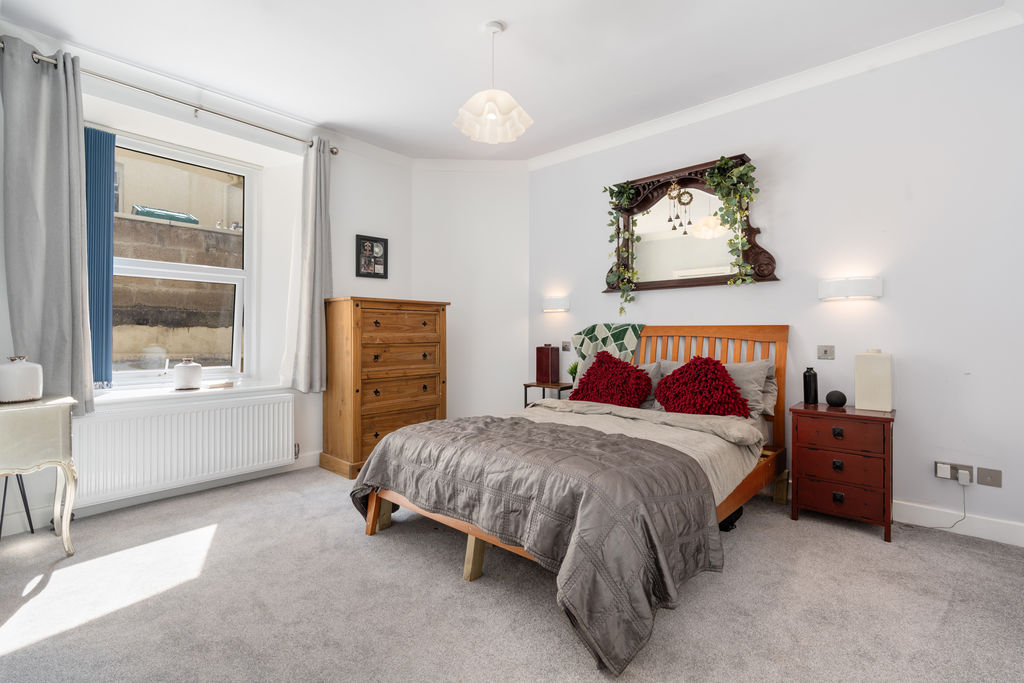 18 Marlborough Court, Central Promenade, Douglas IM2 4LL. - Photo 4 of 19
