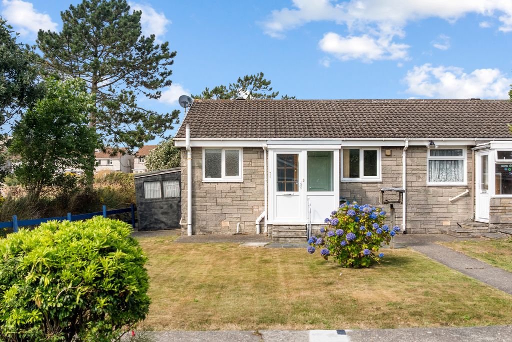 74 Ballamaddrell, Port Erin IM9 6AZ.