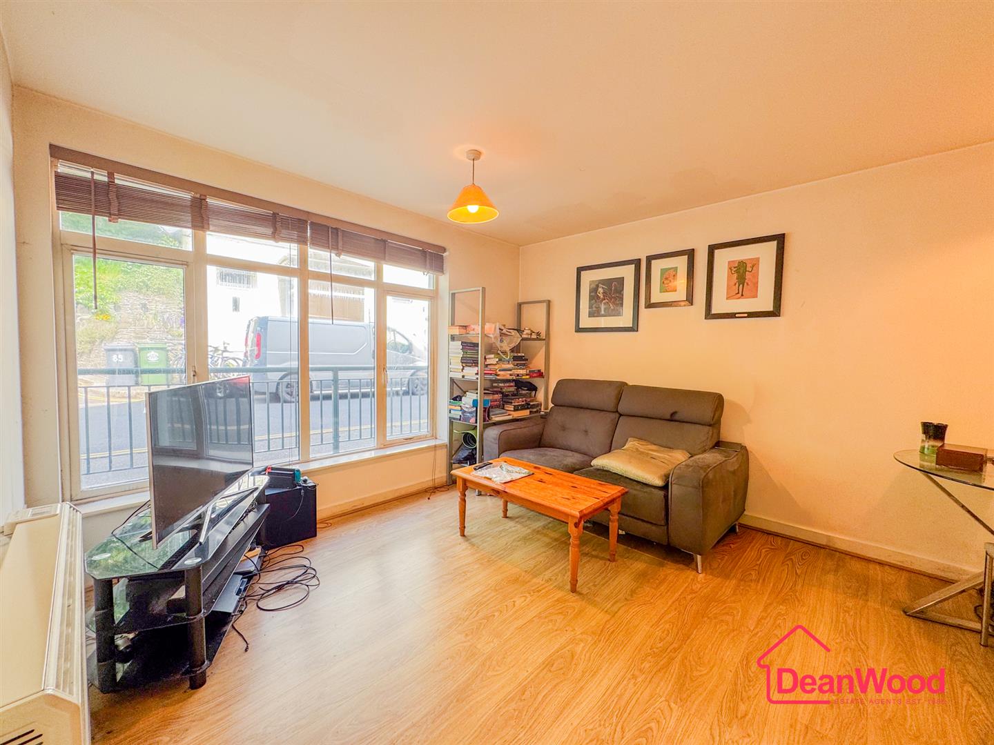 20 Spectrum Apartments, Central Promenade, Douglas. - Photo 3 of 12