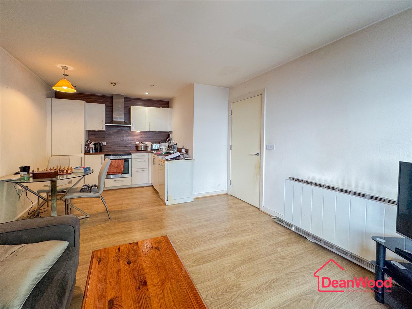 20 Spectrum Apartments, Central Promenade, Douglas. - Photo 4 of 12