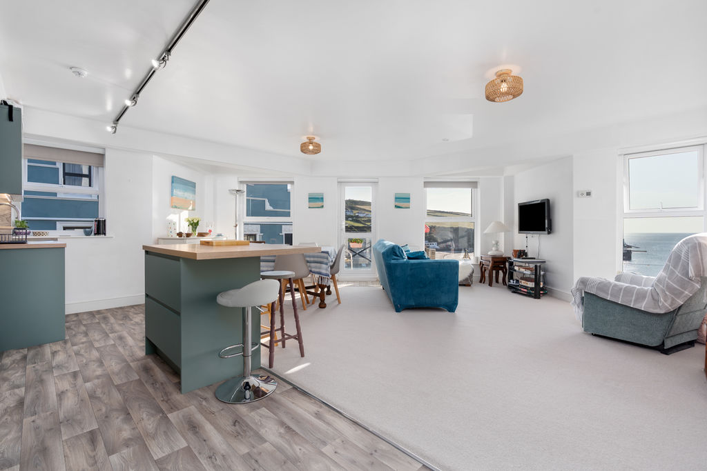 2C Milner Towers, The Promenade, Port Erin IM9 6AG. - Photo 4 of 26