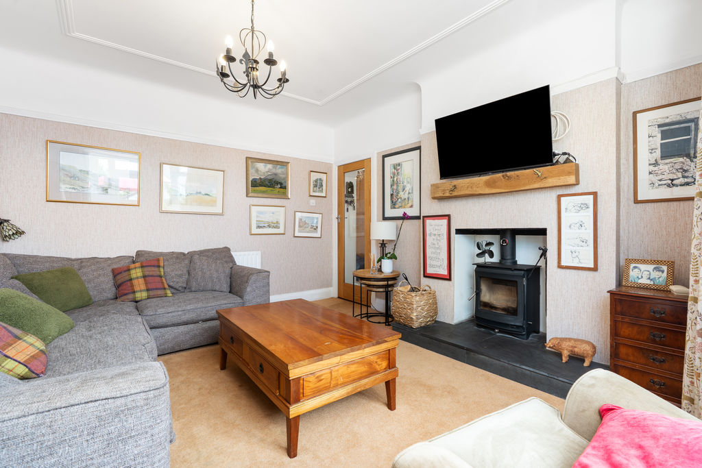 15 Belgravia Road, Onchan IM3 1HN. - Photo 3 of 32