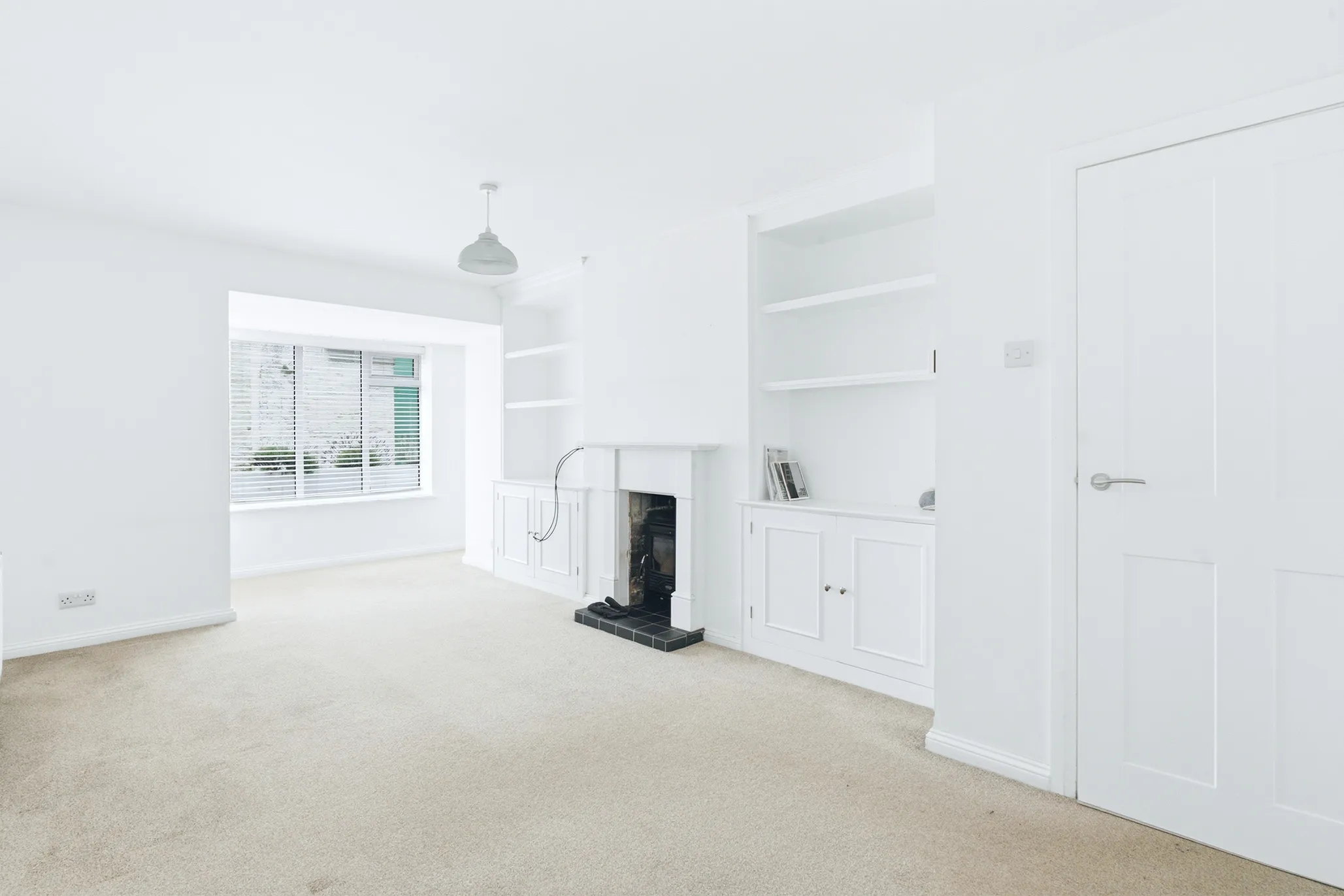 Halewood , Main Road, Sulby. - Photo 3 of 18