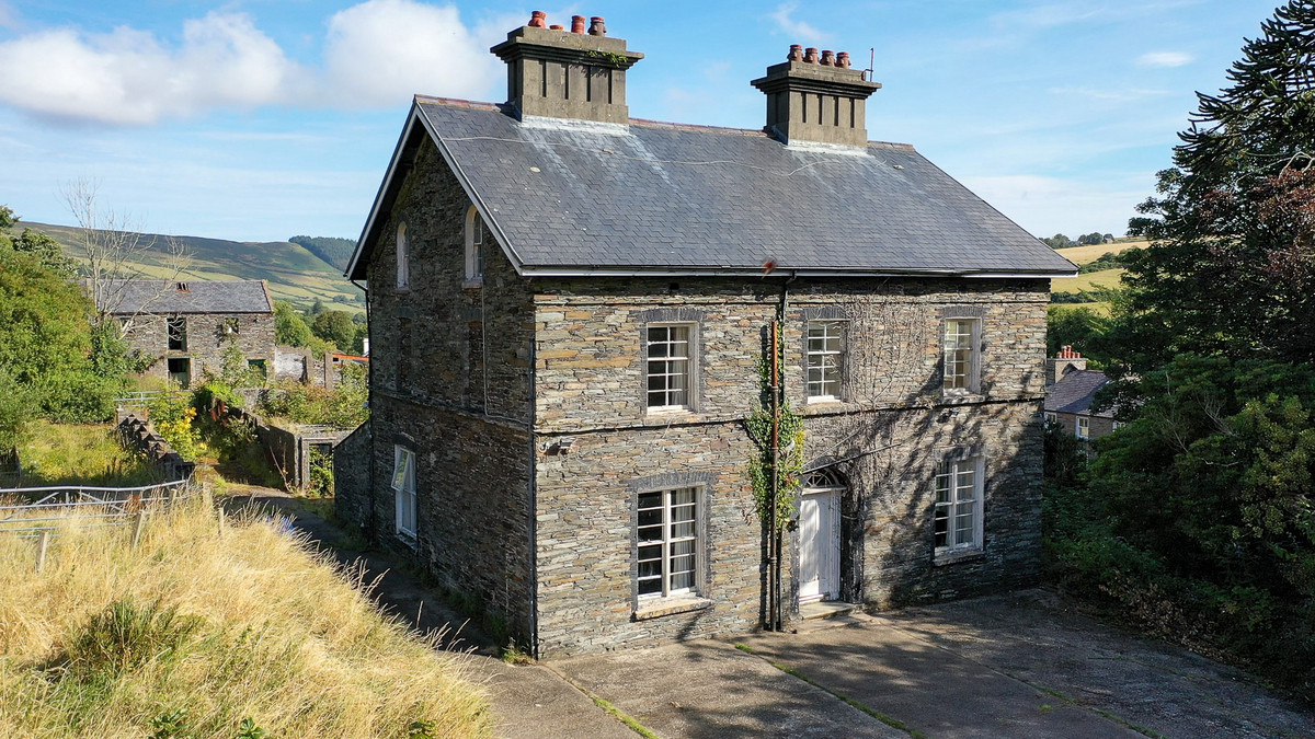 Main Road, Isle Of Man, IM4 3, Foxdale. - Photo 2 of 43