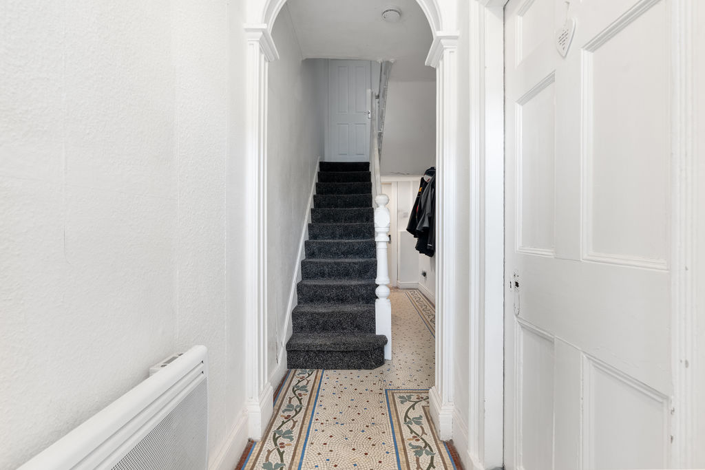 5 Peel Road, Douglas IM1 4LR. - Photo 2 of 24