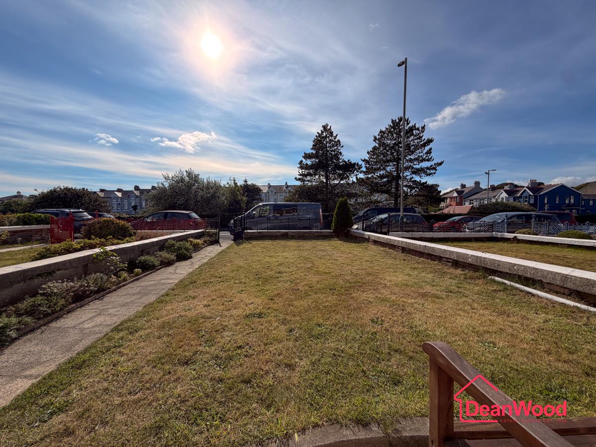 38 Royal Avenue, Onchan, Isle Of Man. - Photo 2 of 28