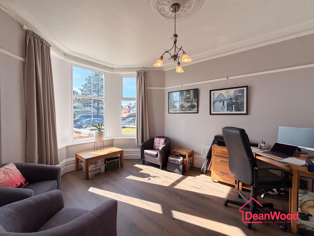 38 Royal Avenue, Onchan, Isle Of Man. - Photo 3 of 28
