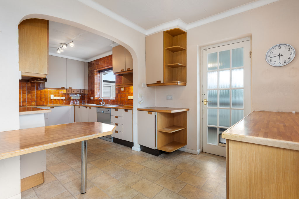 37 Scarlett Road, Castletown IM9 1NS. - Photo 2 of 29
