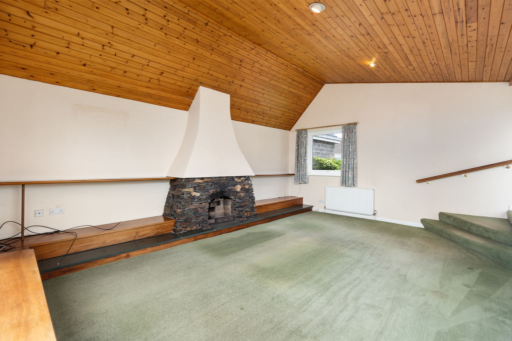 37 Scarlett Road, Castletown IM9 1NS. - Photo 4 of 29