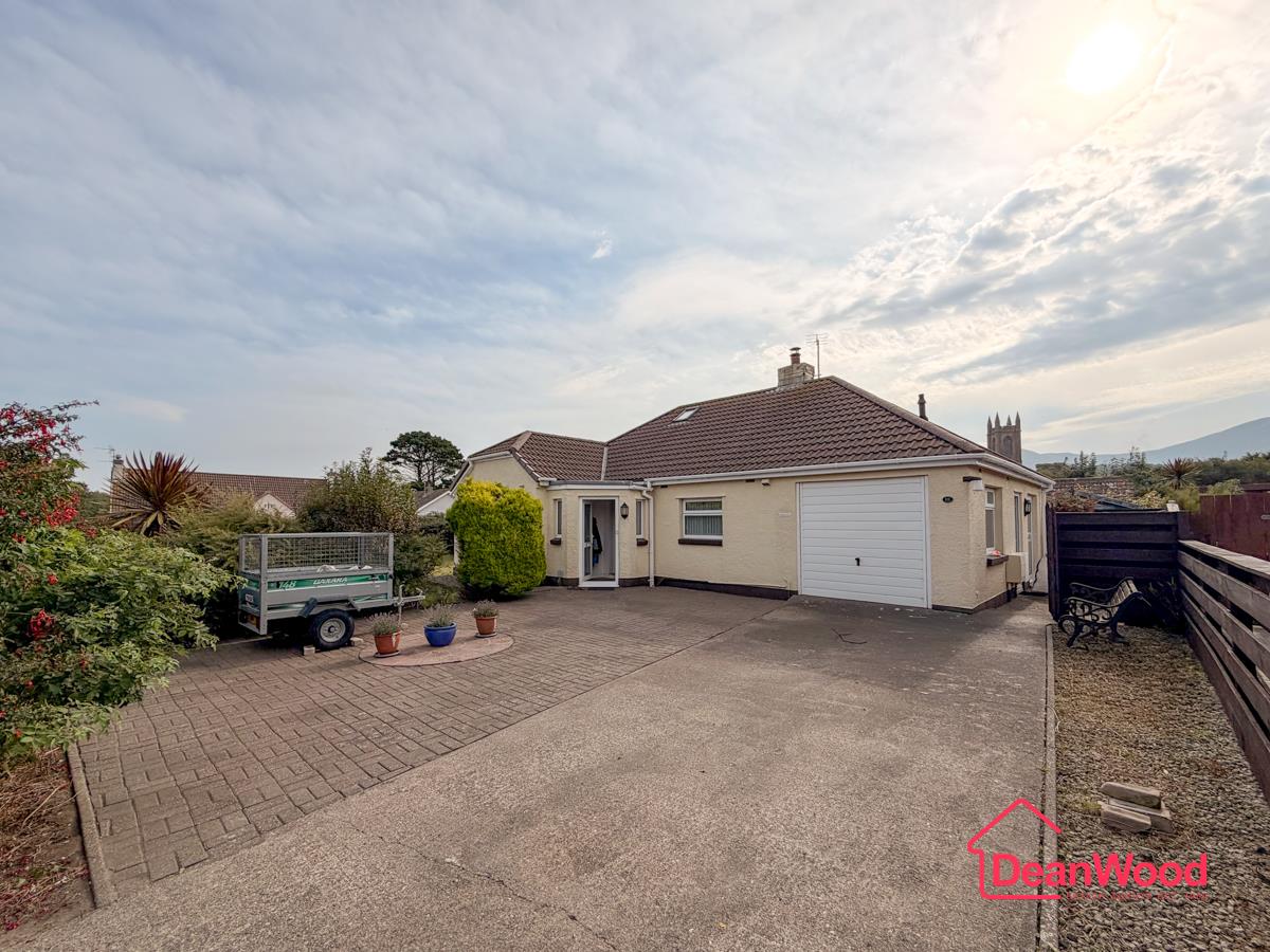 Dunroamin 18 Cannan Avenue, Kirk Michael. - Photo 1 of 23