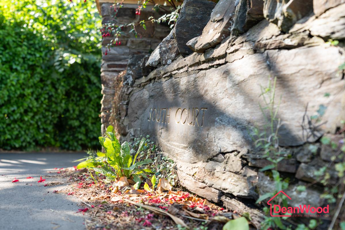 South Court., Ramsey Road, Laxey. - Photo 5 of 38