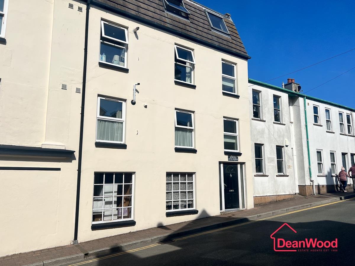 Apartment 8, Athol Buildings, Peel, Isle of Man.