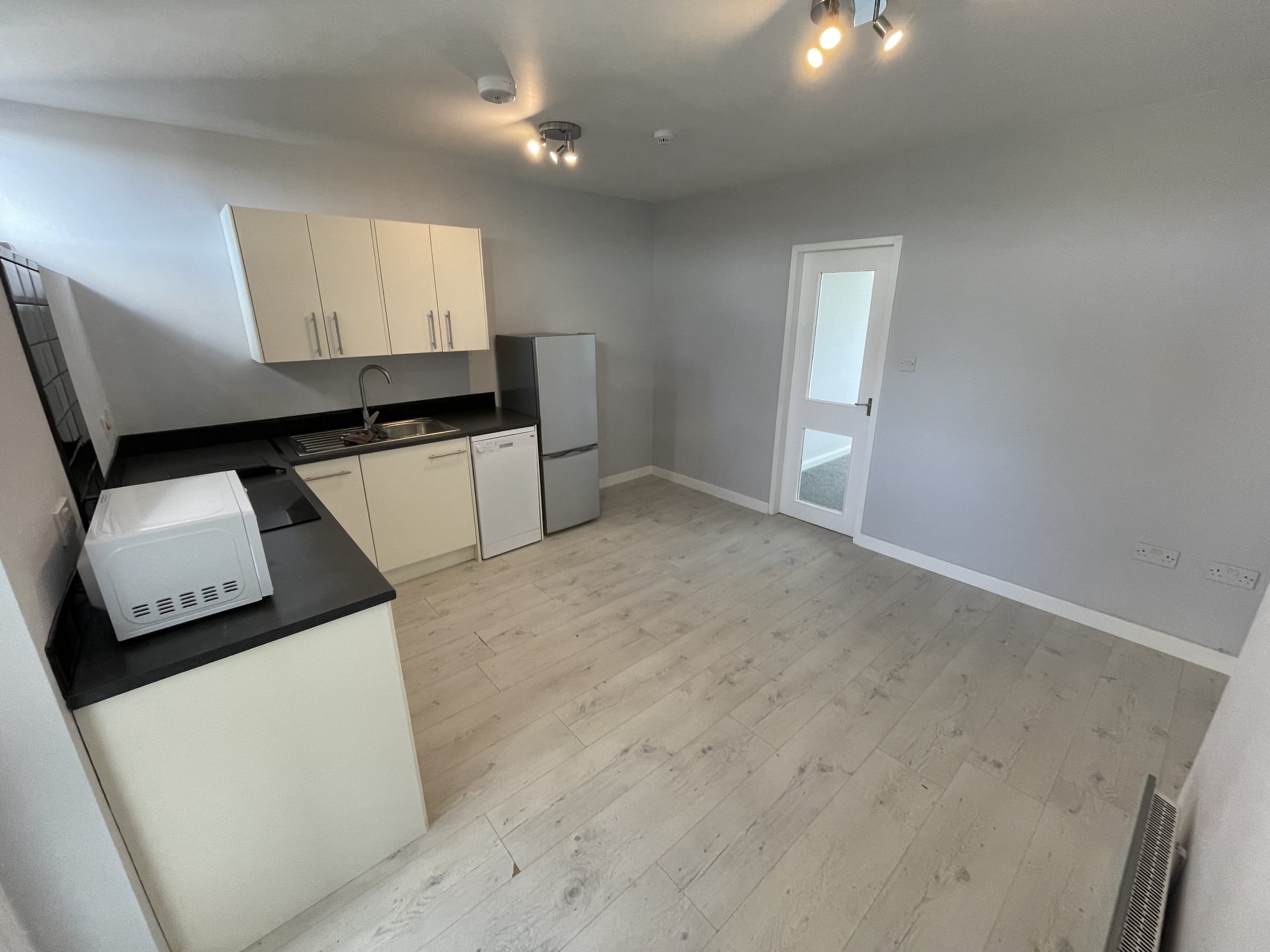 2 Laureston View, Ballaquayle Road, Douglas, Isle of Man, IM2 5DA. - Photo 3 of 8