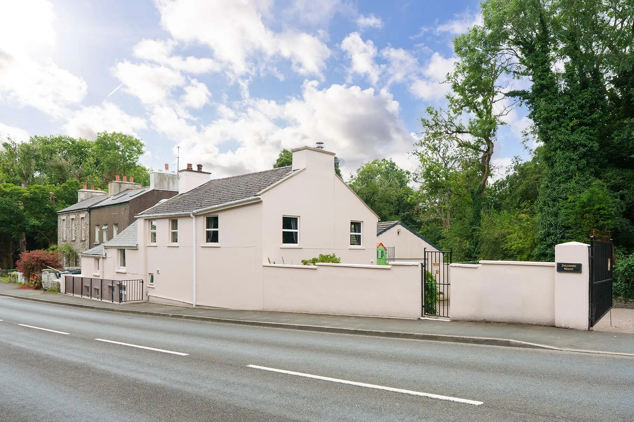 Sycamore House, Kewaigue Hill, Douglas. - Photo 2 of 37