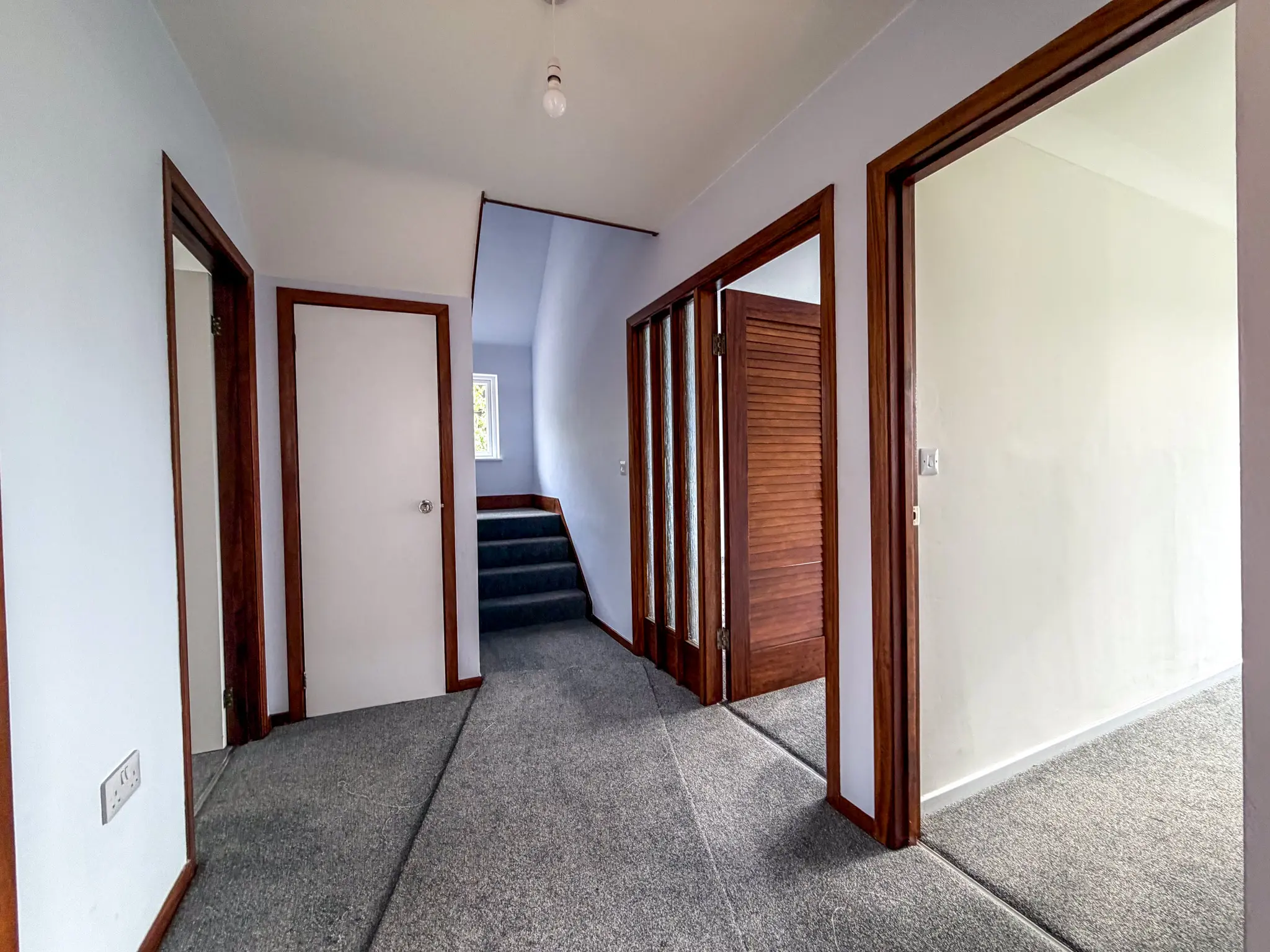 29 Westlands Avenue, Ramsey. - Photo 2 of 21