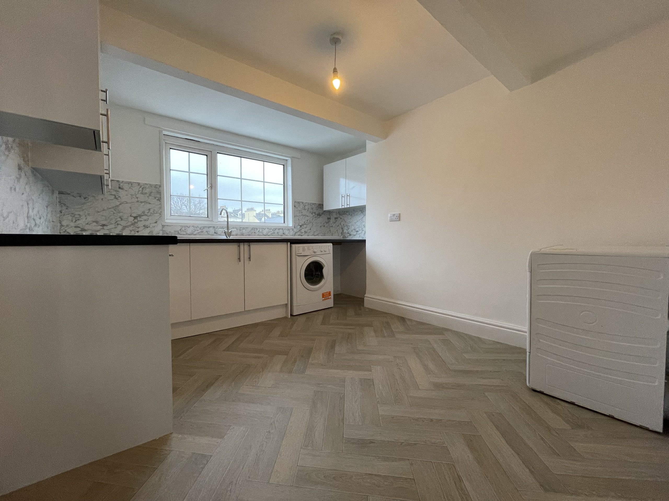 5 Mona Terrace, Douglas, Isle of Man, IM1 3NA. - Photo 3 of 7