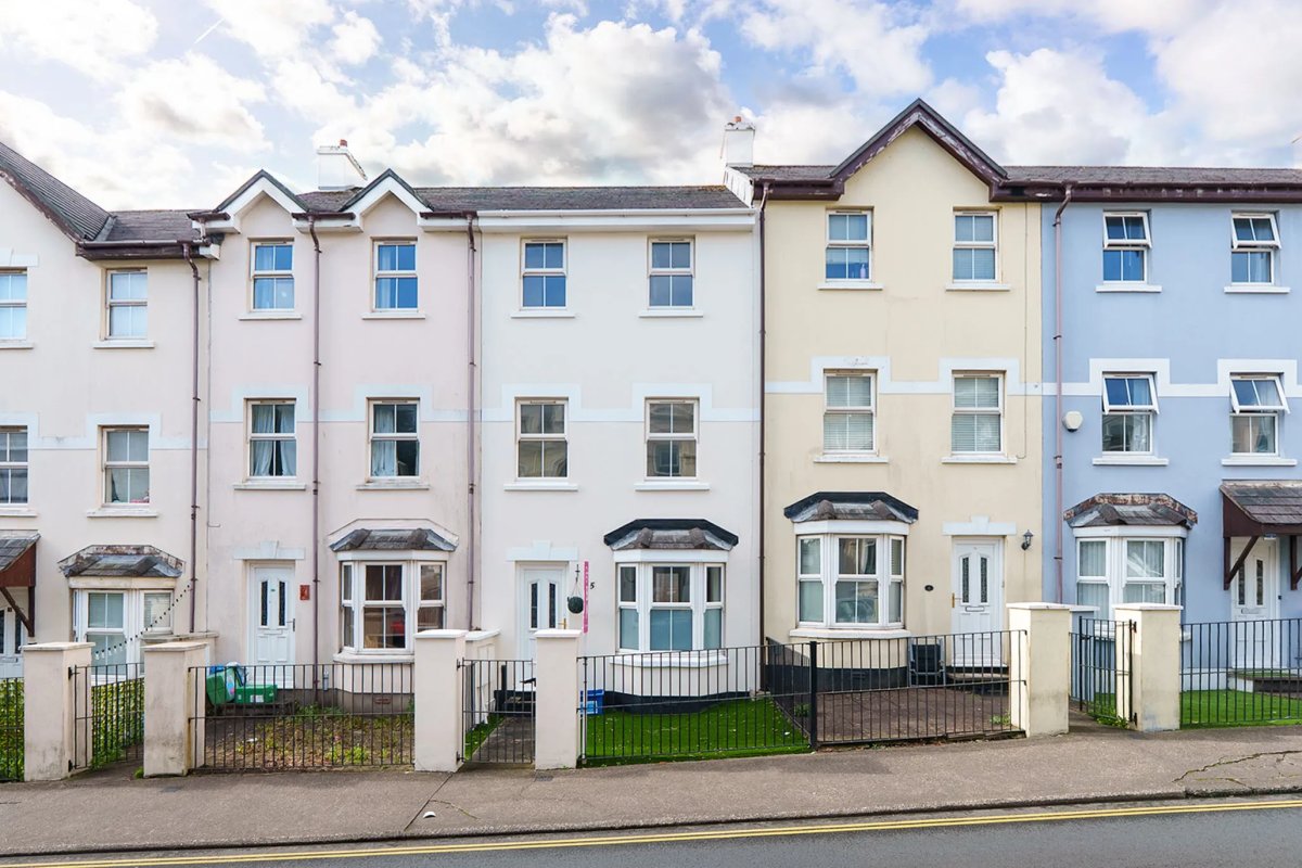 5 Glen Falcon Terrace, Murrays Road, Douglas.