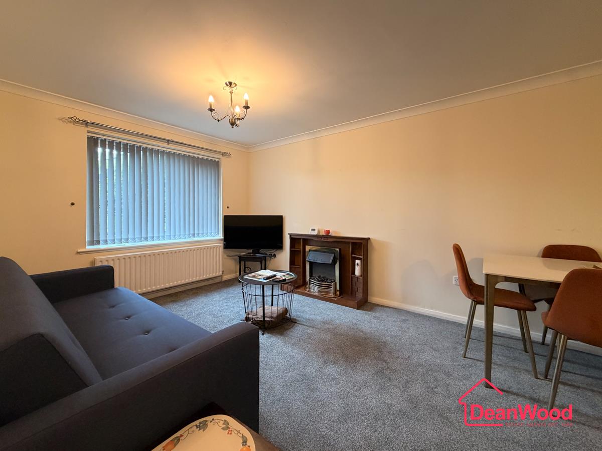 16 Royal Court, Onchan, Isle Of Man. - Photo 2 of 10